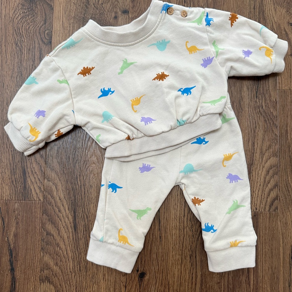 Cat & Jack Baby Outfit in Cream